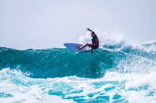 Surfing in Tenerife: beaches, waves, sun and adventure