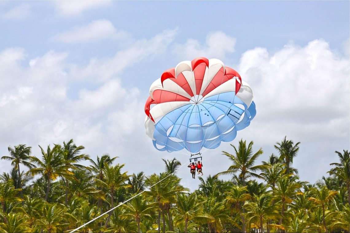 Parasailing in Dominican Republic: adventures from the air